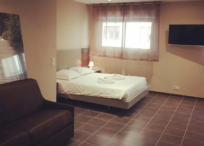 Lejlighedshotel Serafina Apartements 2*