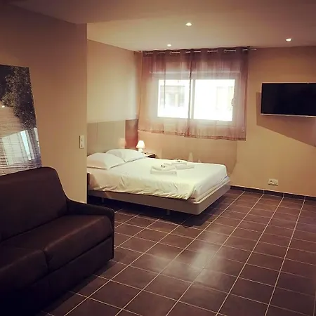 Aparthotel Serafina Apartements Nice