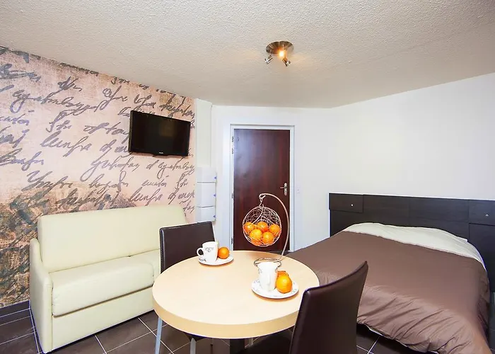 Serafina Apartements 2*