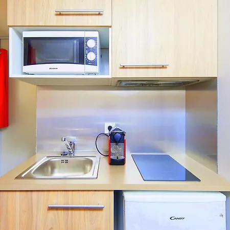 Serafina Apartements מלון דירות 2*
