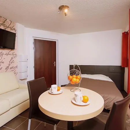 מלון דירות Serafina Apartements